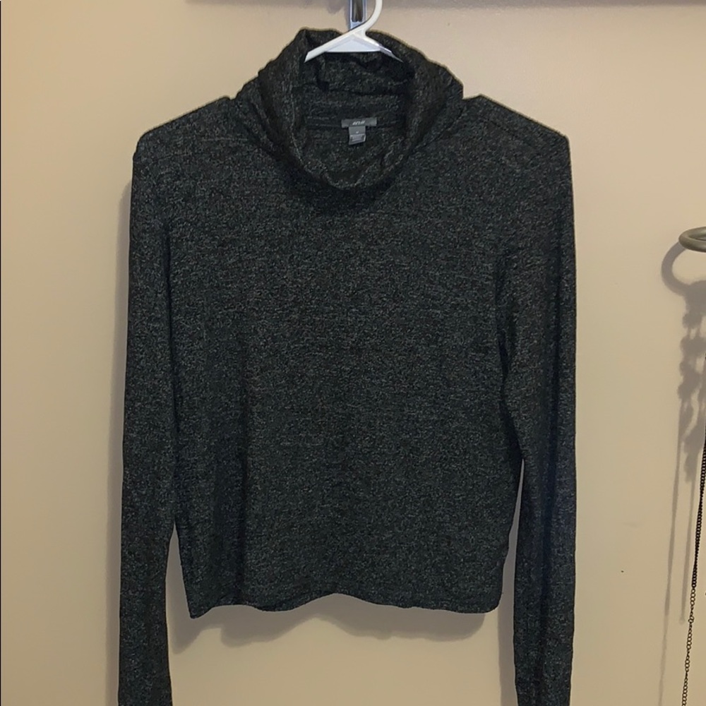 Gray turtlenecks long sleeves